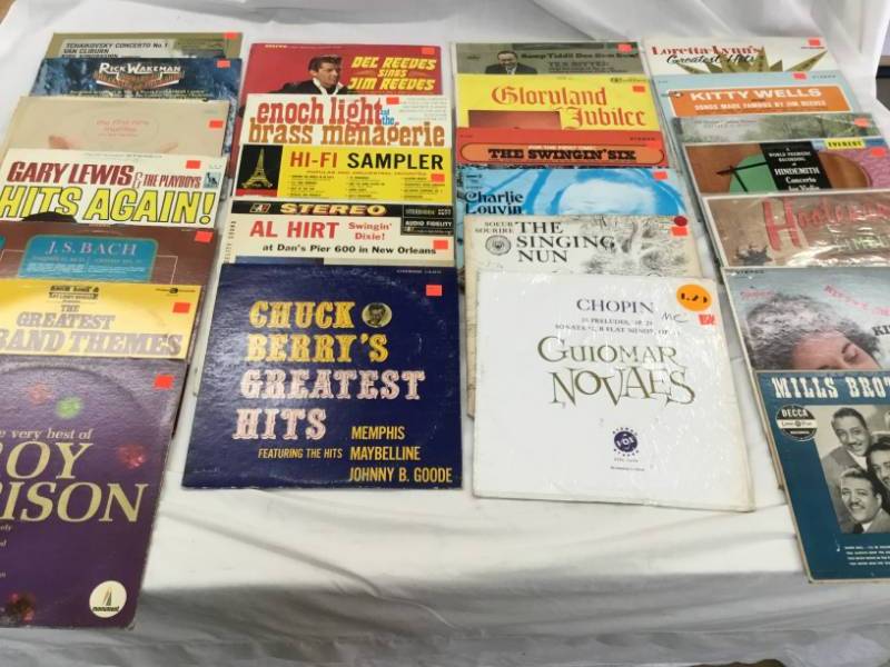 lot 63 image: 25 records Various artist and music.