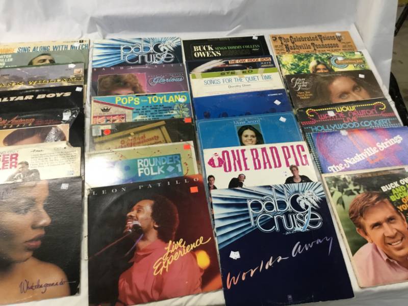 lot 79 image: 25 records Various artist and music