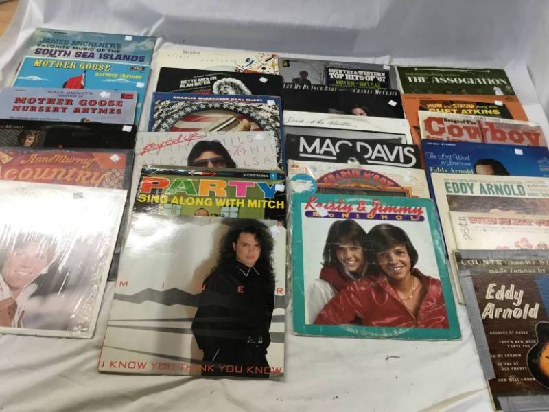 lot 83 image: 25 records Various artist and music