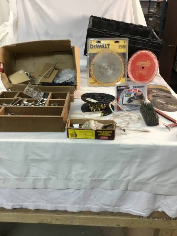 lot 99 image: Garage Lot - Saw Blades Varius sizes Used