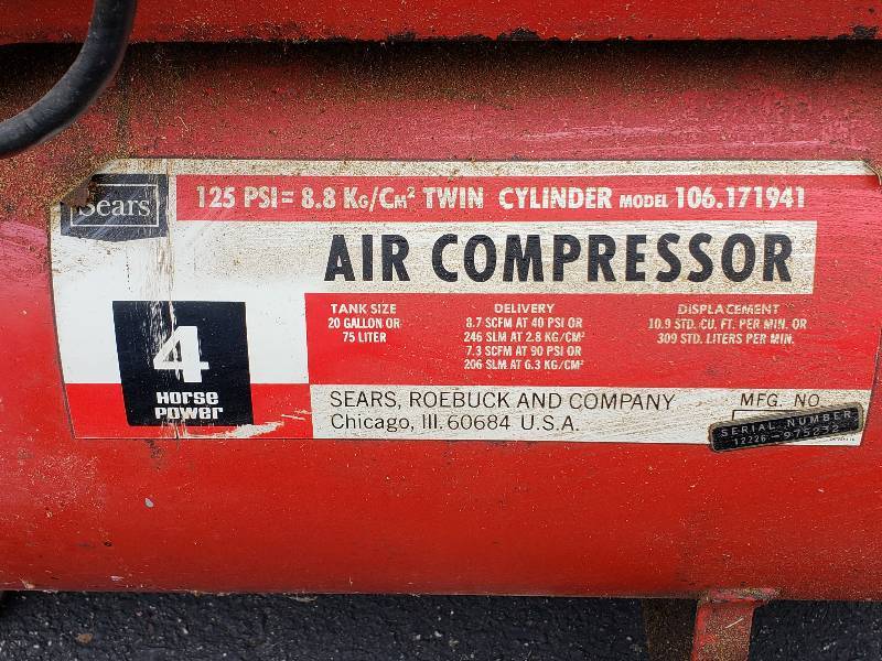 lot 2 image: Sears 125 PSI 4 HP Air Compressor w Hoses