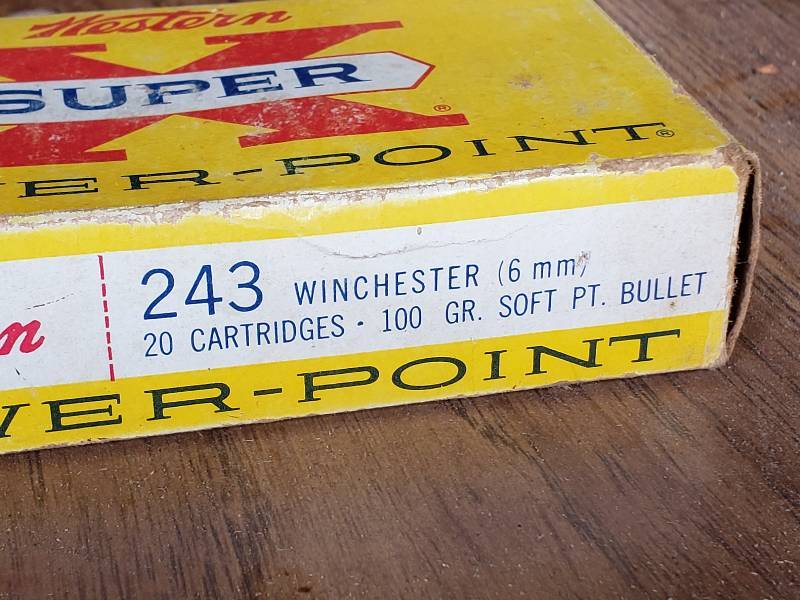 lot 27 image: Vintage Western Super X Point Point 243 (6mm) Cartridges