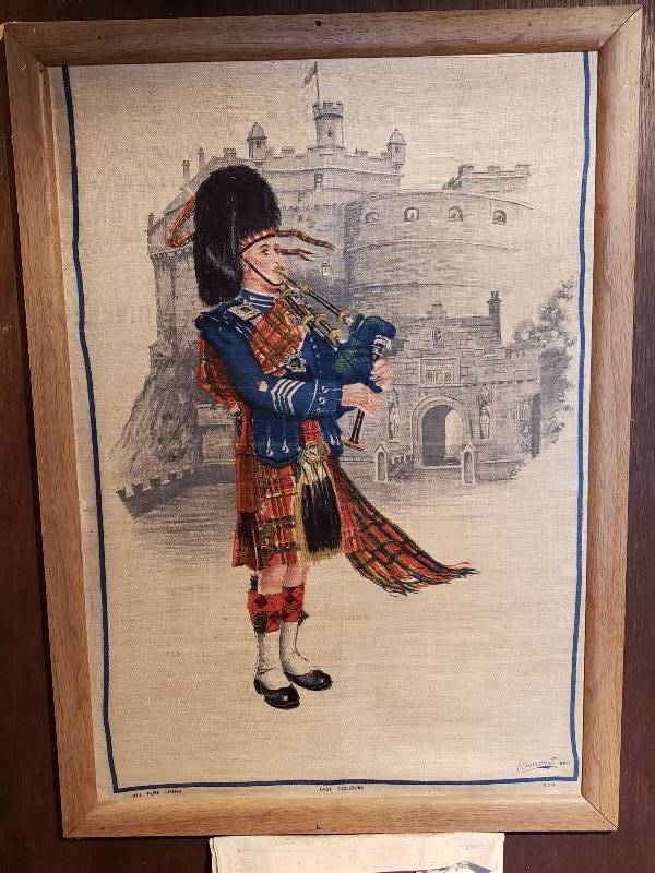 lot 33 image: Vintage Lamont Linen Royal Scots Bagpiper, Zuhrah Shiner Item