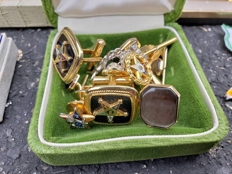 lot 39 image: Large Group of Unsorted Vintage, etc. Jewelry Many Masonic Pieces