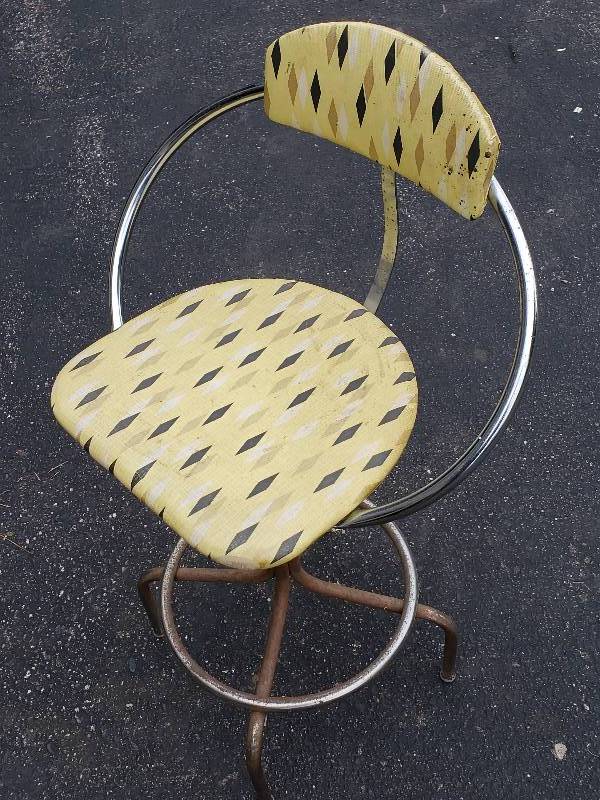 lot 45 image: Mid Century Retro Chair