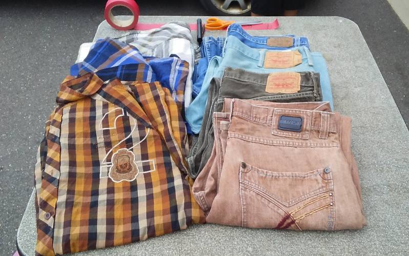 lot 4 image: 4-Pair Mens Jeans Size 38-40, 3-Longsleeve Size 2X-3X