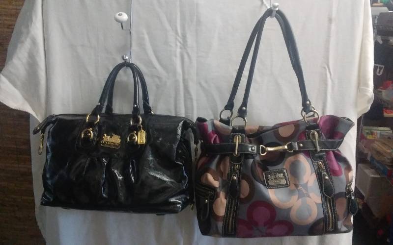 lot 25 image: 2-Assorted Handbags