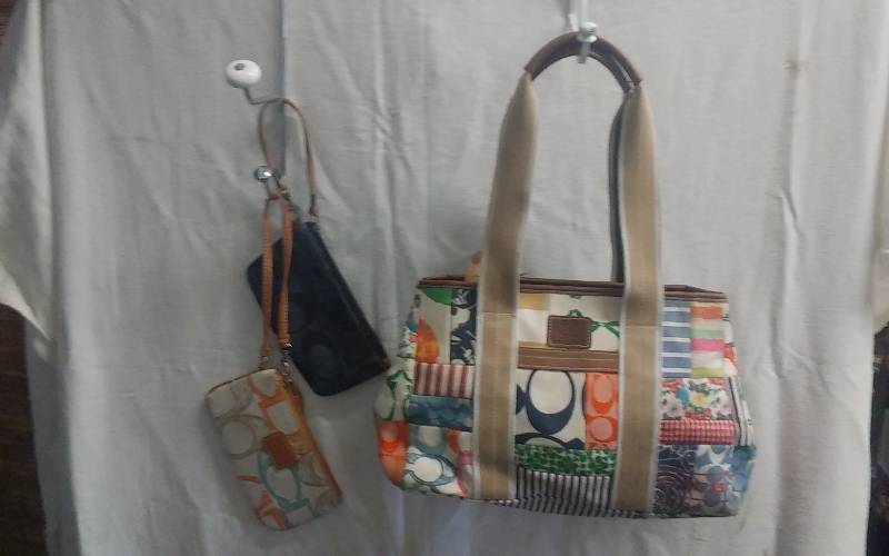 lot 27 image: 1-Handbag, 2-Wristlets