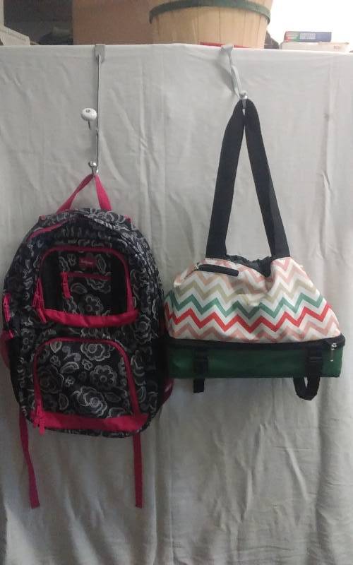 lot 30 image: Thirty One Back Pack (Like New), Expandable Lunch BoxTote Bag