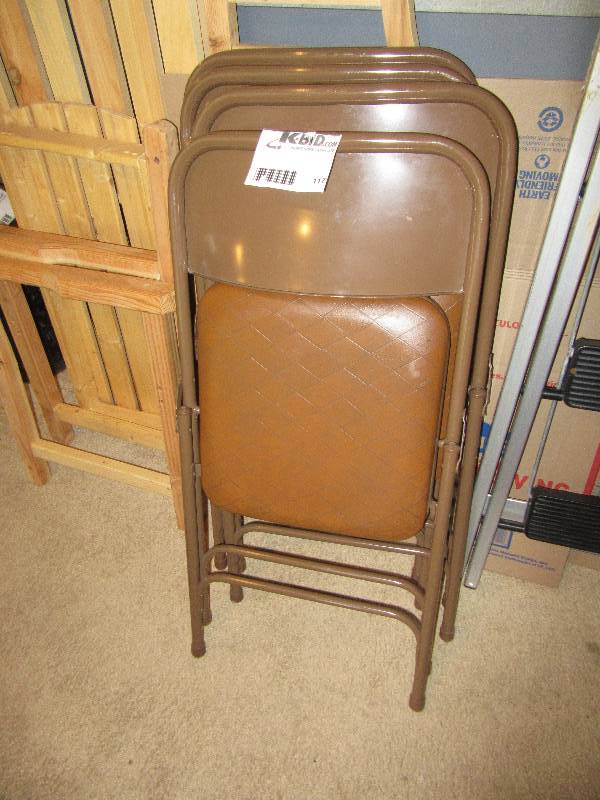 lot 117 image: 4 Folding Chairs and card table..matching