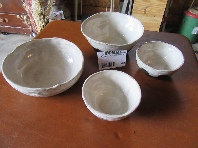 lot 123 image: 4 Ceramic Bowls