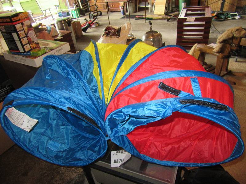 lot 136 image: Colorful Foldable Tube