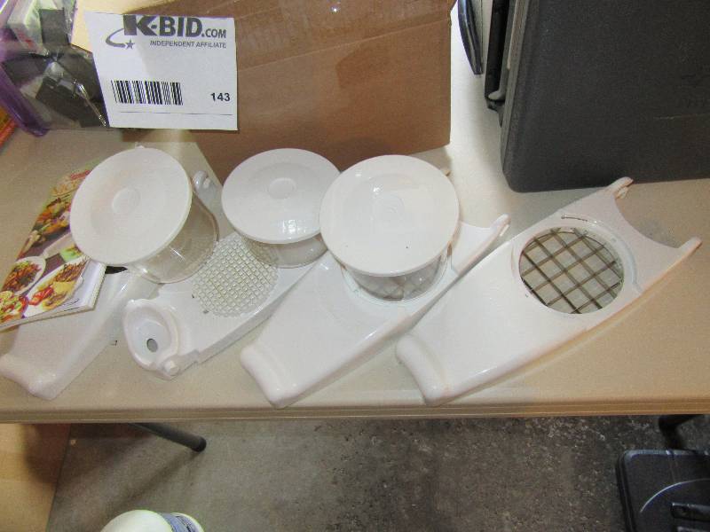 lot 143 image: Nicer Dicer Food Chopper