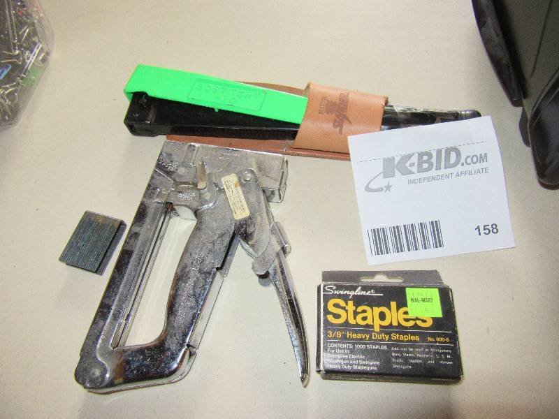 lot 158 image: Lot of Staplers