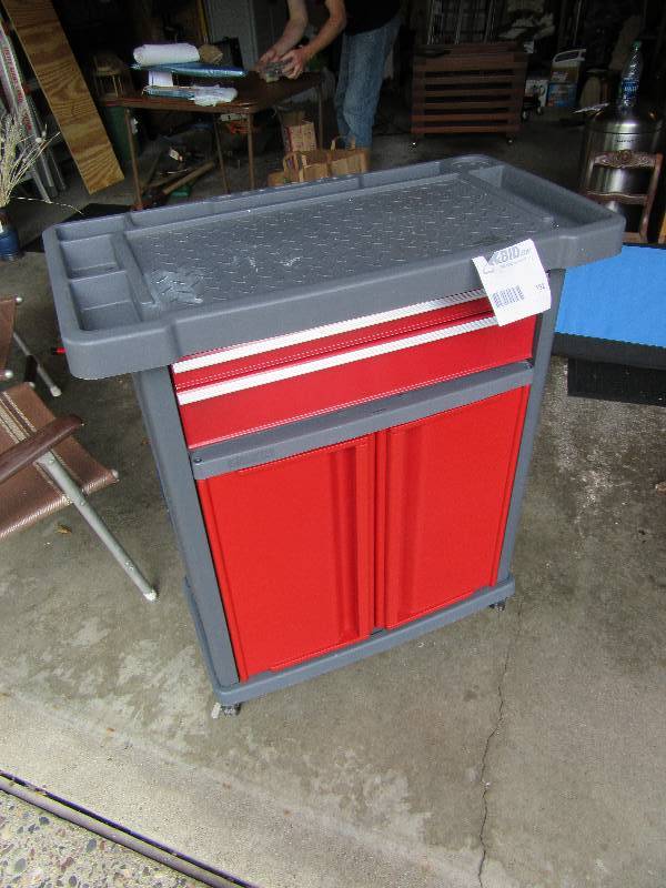 lot 192 image: Rolling Tool Box with Work Surface, Comes with Tools
