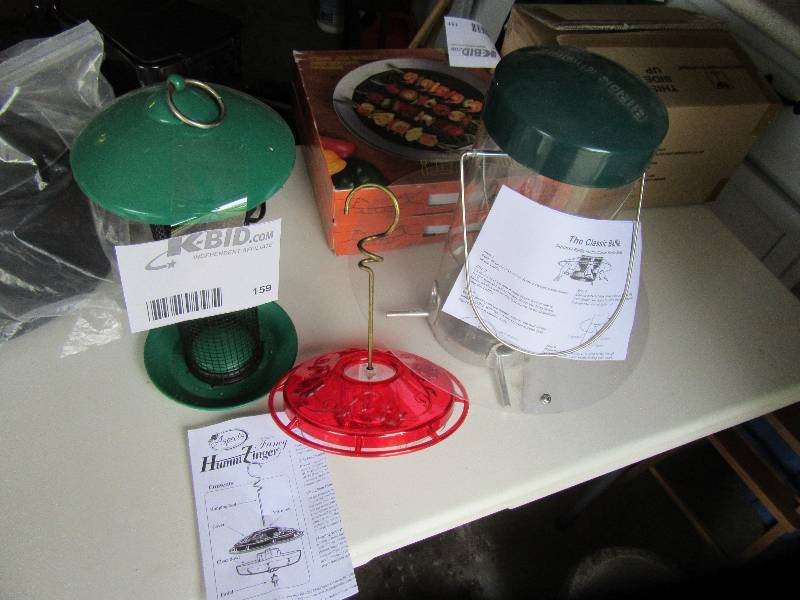 lot 159 image: Lot of Bird Feeders