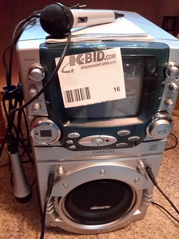 lot 16 image: Memorex Karaoke System