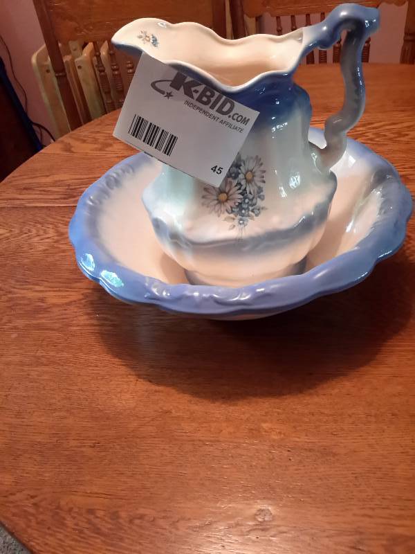 lot 45 image: Iron Ware Wash Basin and Pitcher