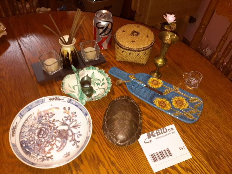lot 101 image: Lot of Various Housewares (See Close-Ups)