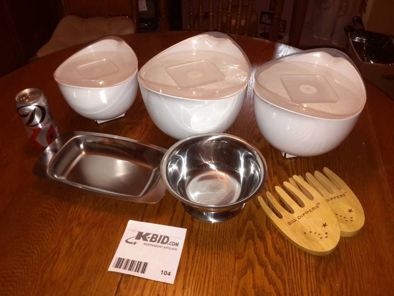 lot 104 image: Lot of Mixing Bowls and Other Kitchenware