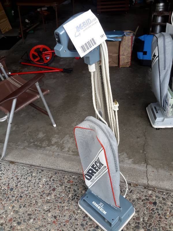 lot 181 image: Oreck XL Vacuume Cleaner