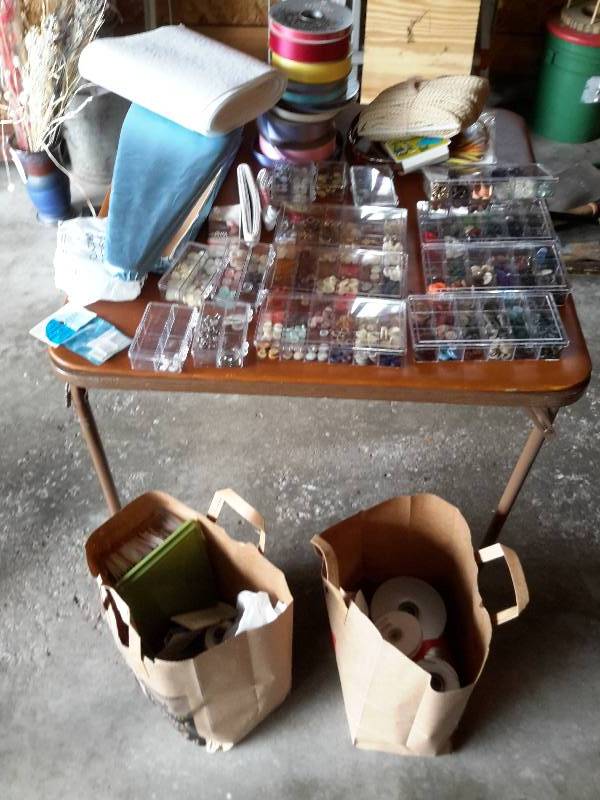 lot 189 image: Large Lot of Sewing Materials  (See Close-Ups)