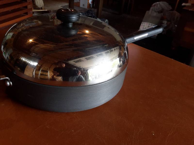 lot 128 image: Circulon Cooking Pot