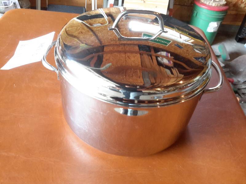 lot 127 image: Stainless Steel Stew Pot
