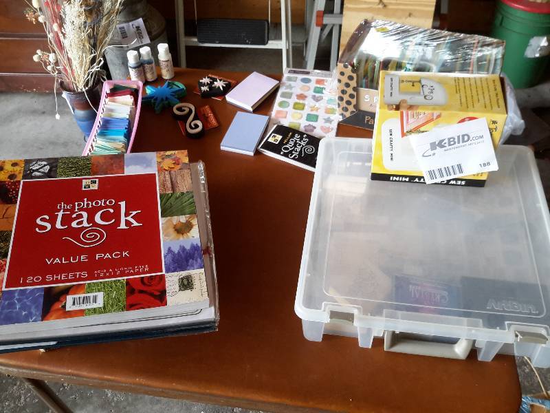 lot 188 image: Large Lot of Scrapbooking Materials (See Close-Ups)