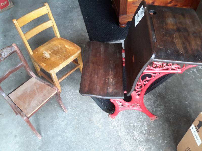 lot 180 image: Cool Antique Schoolhouse Desk, 2 Childrens Chairs