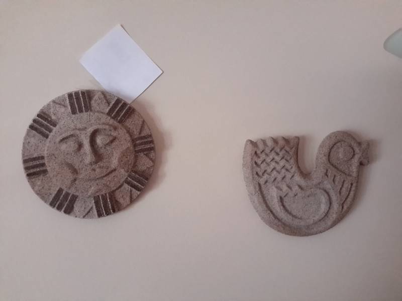 lot 53 image: 2 Wall Decorative Stonecastings