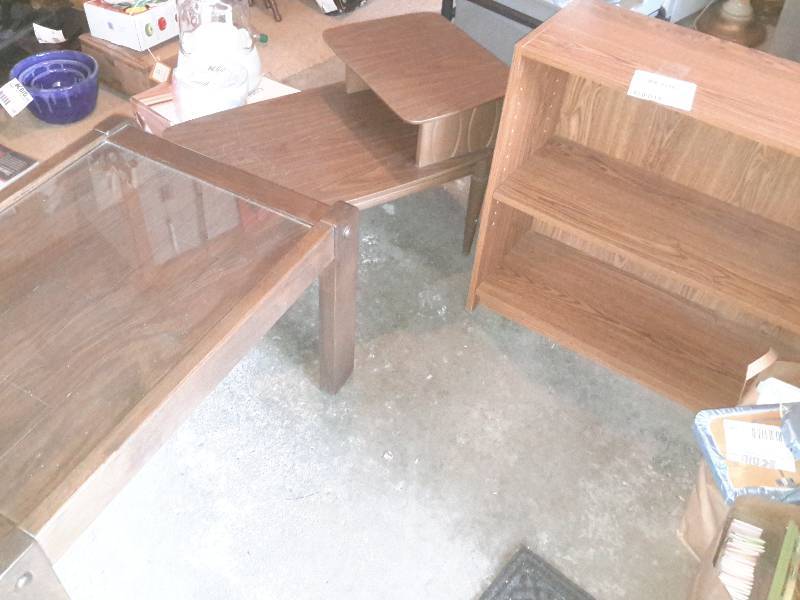 lot 212 image: 1 Bookshelf, 1 End Table, 1 Coffee Table