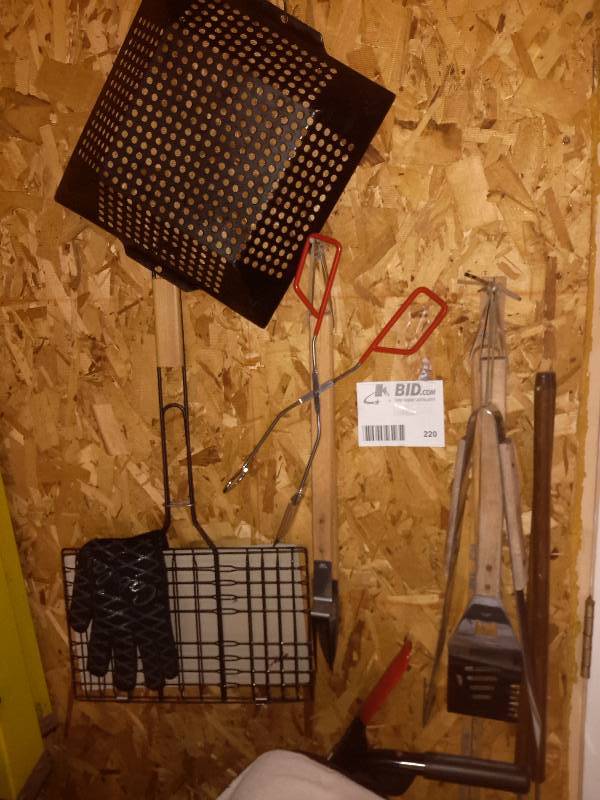 lot 220 image: Various Grilling Equipment (See Close-Ups)