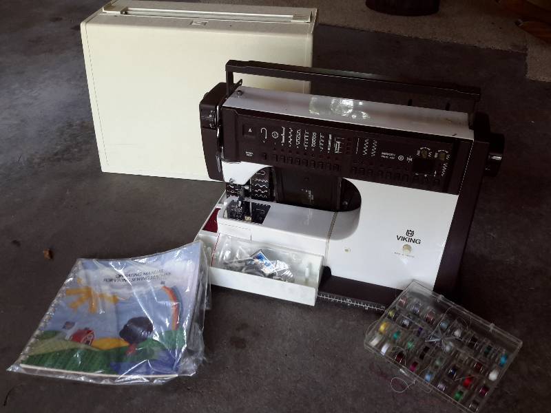lot 149 image: Viking Sewing Machine