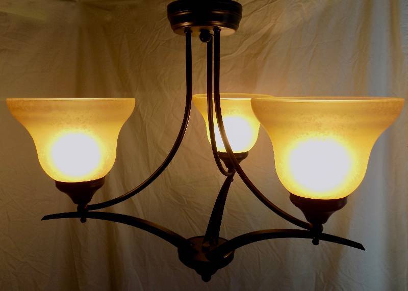 lot 4 image: A Set of 2  - Very Nice Quality Hanging Ceiling Lights