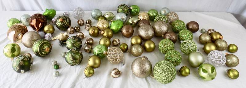 lot 29 image: Over 300 Pieces of Quality Christmas Items - Most New & Unused (Perfect lot for Resellers, Retailers & Consigners)