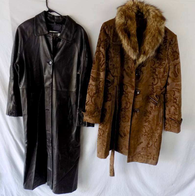 lot 25 image: (Lot 2 of 2 clothing) (26) Very Nice Quality & Very Good Conditioned Jackets & Coates (great lot for clothing consigners)