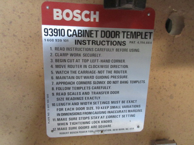 ROUTER WITH CABINET TEMPLATE