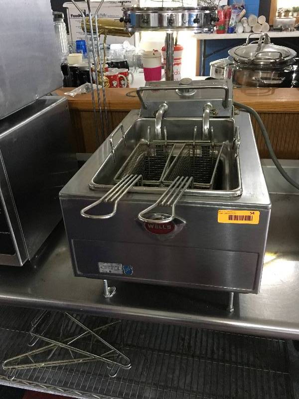 lot 54 image: Wells Single Deep Fryer