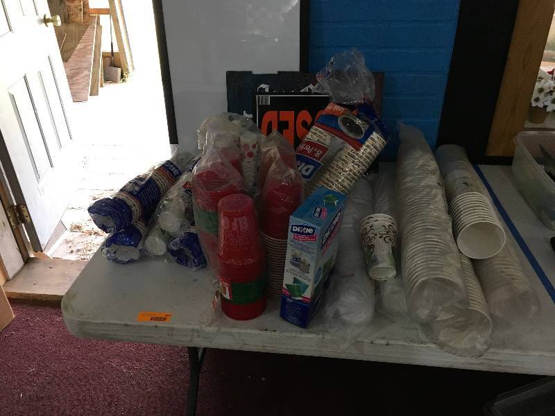 lot 493 image: Dixie And Plastic Cups
