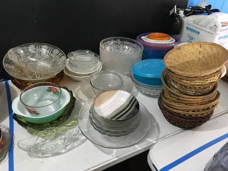 lot 509 image: Variety Of Bowls
