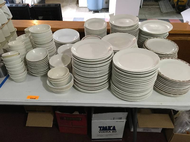 lot 513 image: Plates and Bowls