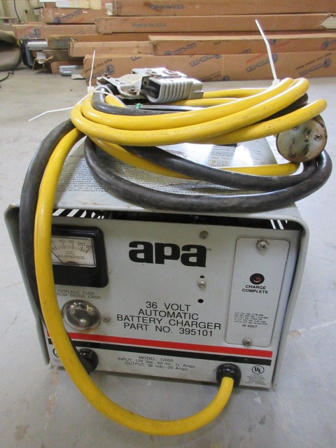 lot 739 image: APA 36 VOLT BATTERY CHARGER