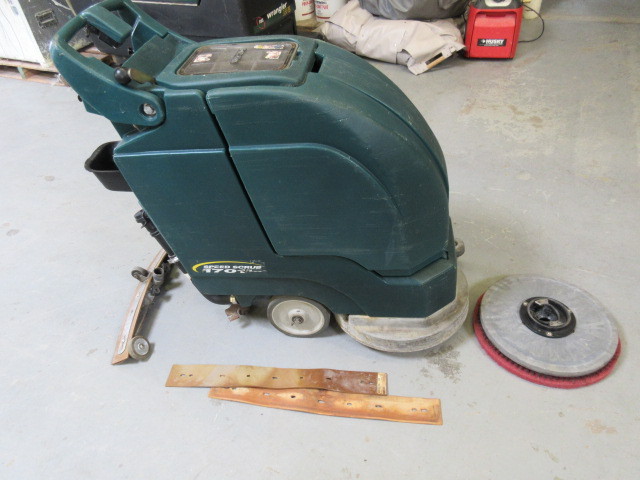 lot 743 image: NOBLES 1701 SPEED SCRUB FLOOR SCRUBBER