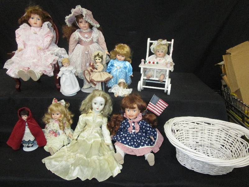 lot 171 image: Assortment Of Porcelain Dolls (See Pictures)