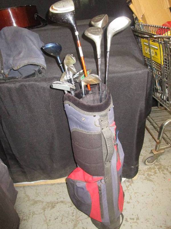 lot 186 image: Set of assorted golf clubs