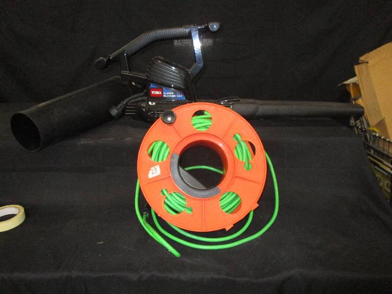 lot 193 image: Nice blower and Extrension Chord