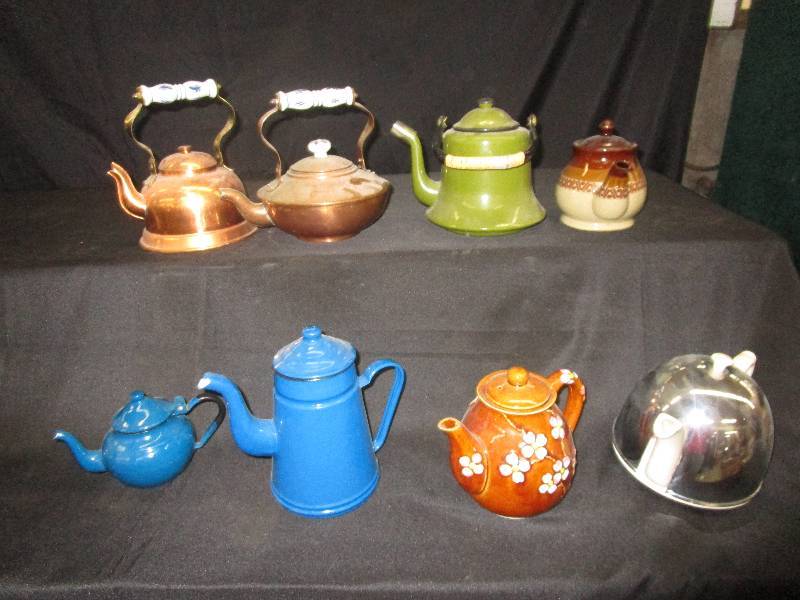 lot 213 image: 8 Various Sizes Tea Pots