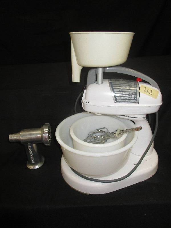 lot 221 image: Mixer