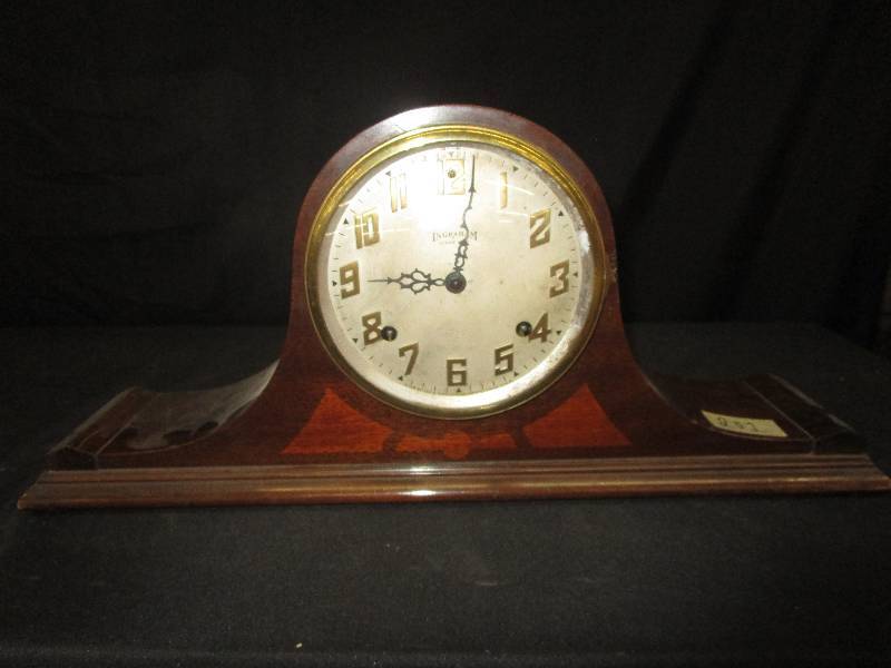 lot 245 image: Antique Clock